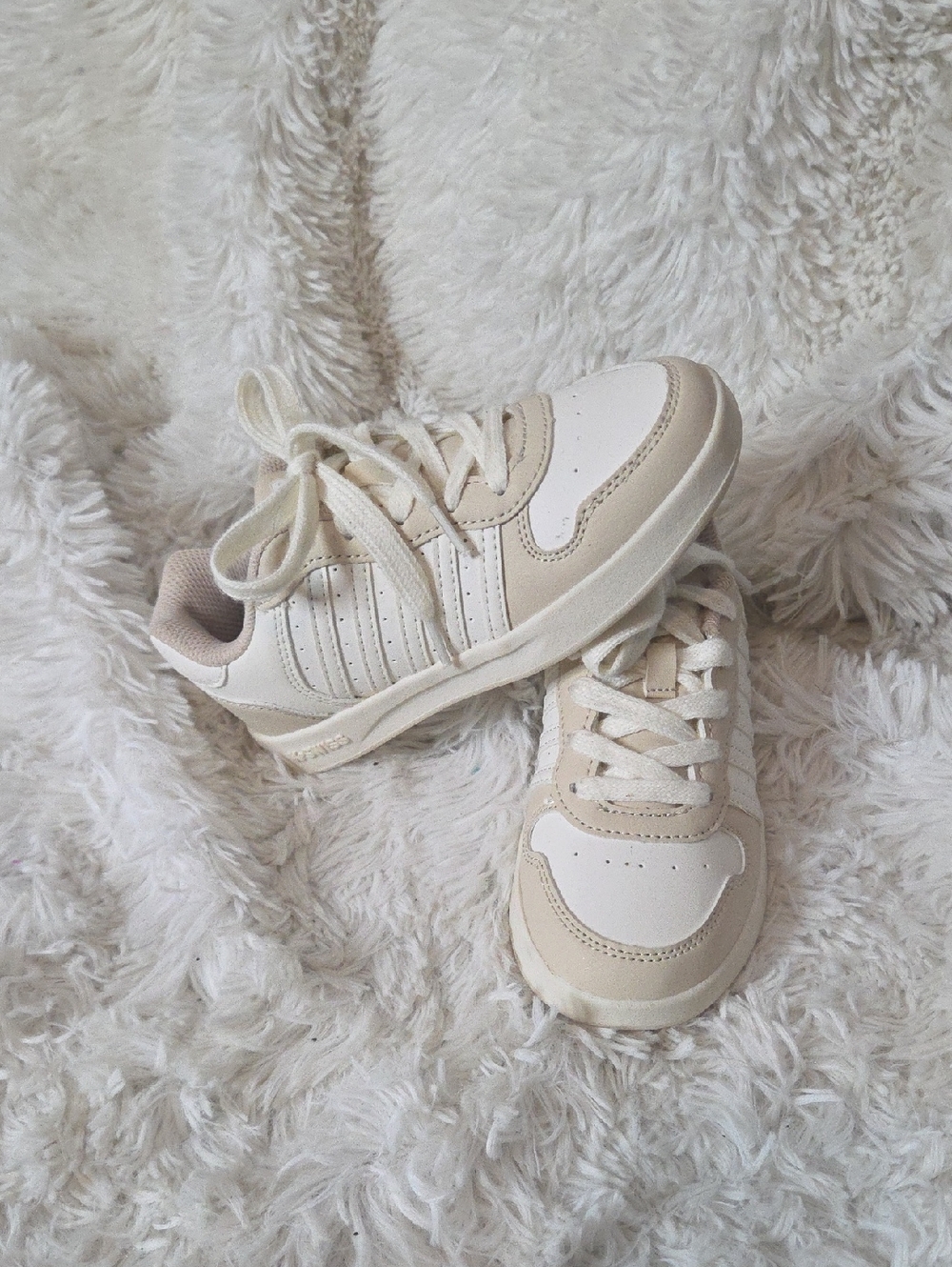 K-Swiss Kids Beige and White Casual Sneakers